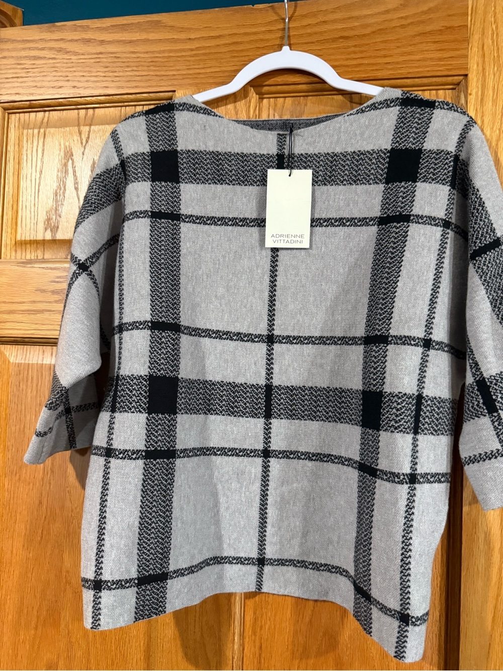 Adrienne Vittadini Light Gray & Black Plaid Knit Top